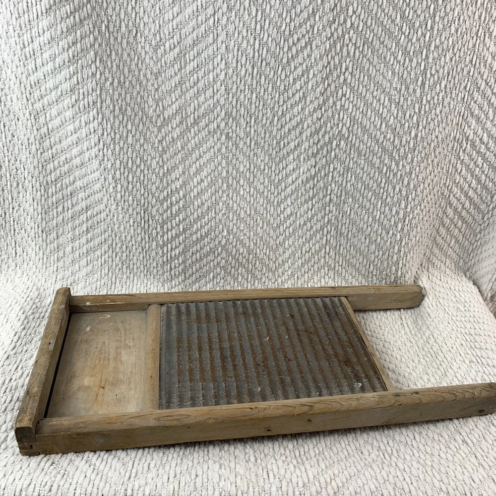 Vintage Washboard Wooden Laundry Farmhouse Wall Hanger Decor Possibly Antique?‎